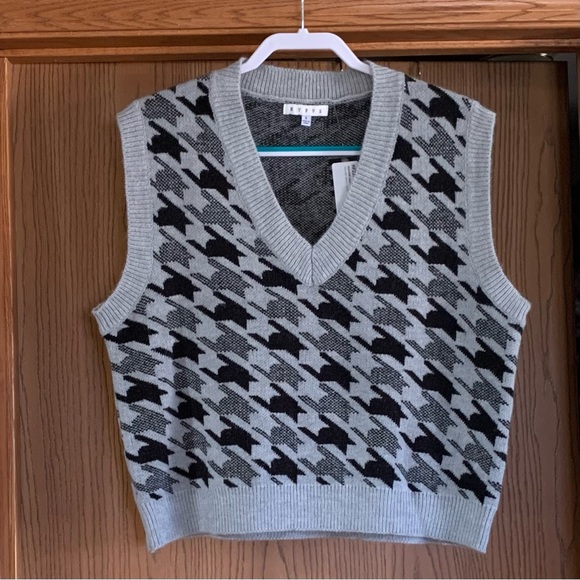 HYFVE Sweaters - Gray and Black Houndstooth Sweater Vest
